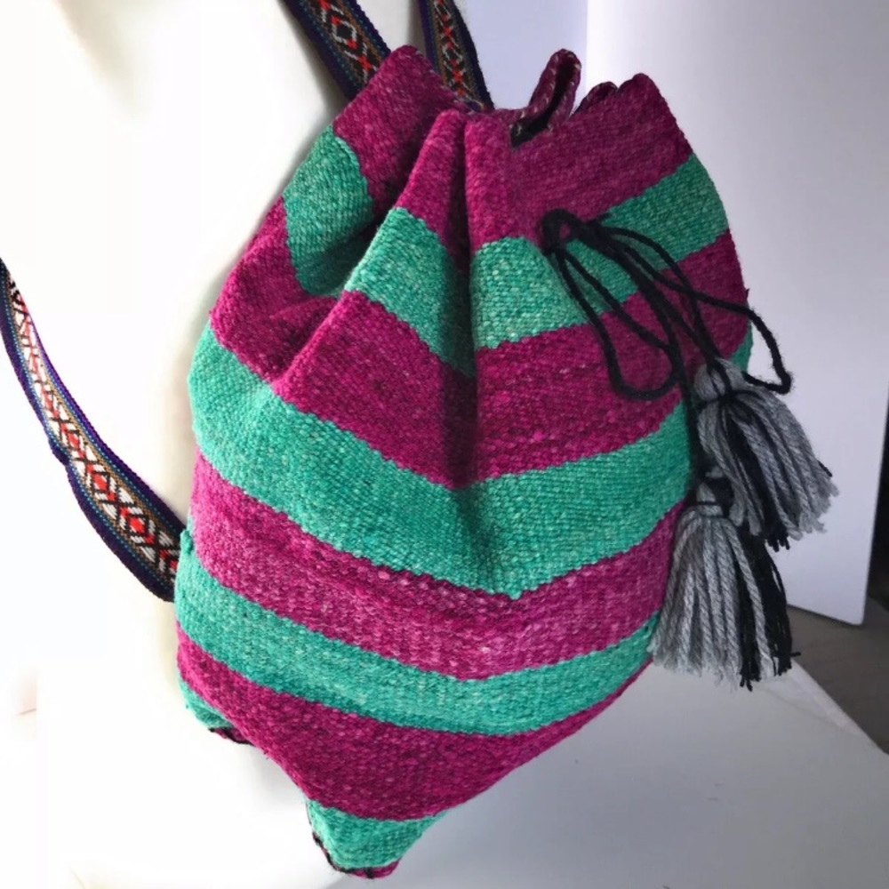 Handwoven Peruvian Wool Backpack. - Picture 5 of 8
